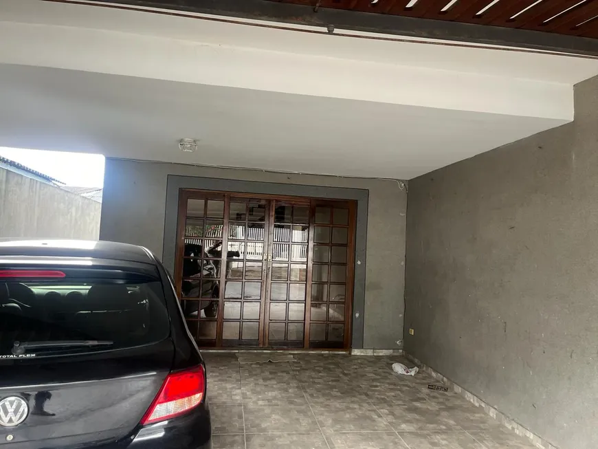 Foto 1 de Casa com 3 Quartos para alugar, 120m² em Jardim Oliveiras, Taboão da Serra