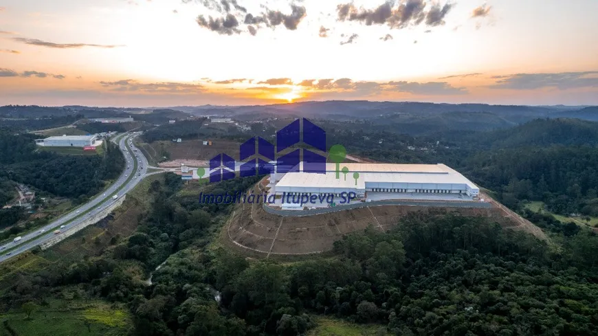 Foto 1 de Galpão/Depósito/Armazém para alugar, 3768m² em Dona Catarina, São Roque