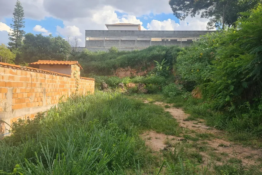 Foto 1 de Lote/Terreno à venda, 1080m² em Centro, Contagem