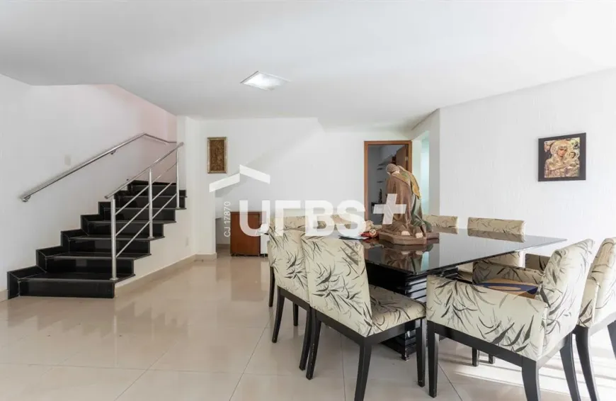 Foto 1 de Sobrado com 3 Quartos à venda, 358m² em Residencial Granville, Goiânia