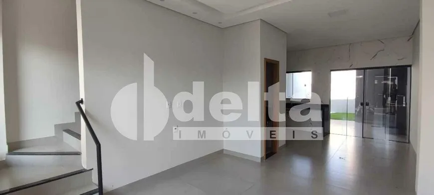 Foto 1 de Casa com 3 Quartos à venda, 119m² em Novo Mundo, Uberlândia