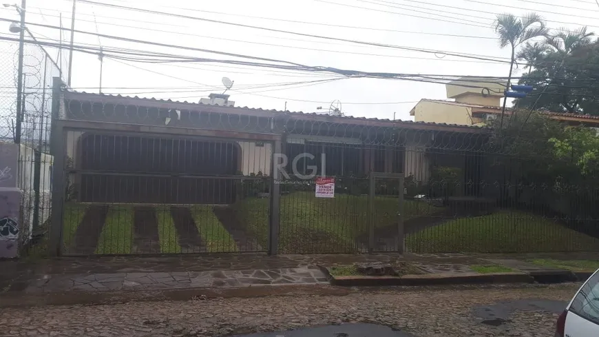 Foto 1 de Casa com 4 Quartos à venda, 465m² em Guarujá, Porto Alegre