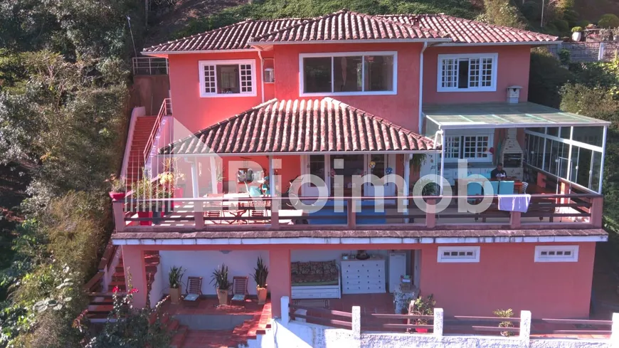 Foto 1 de Fazenda/Sítio com 3 Quartos para venda ou aluguel, 300m² em Itaipava, Petrópolis