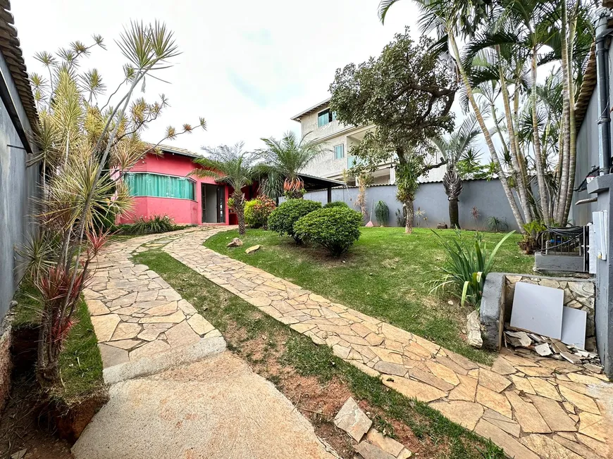 Foto 1 de Casa com 4 Quartos à venda, 750m² em Santa Rosa, Belo Horizonte