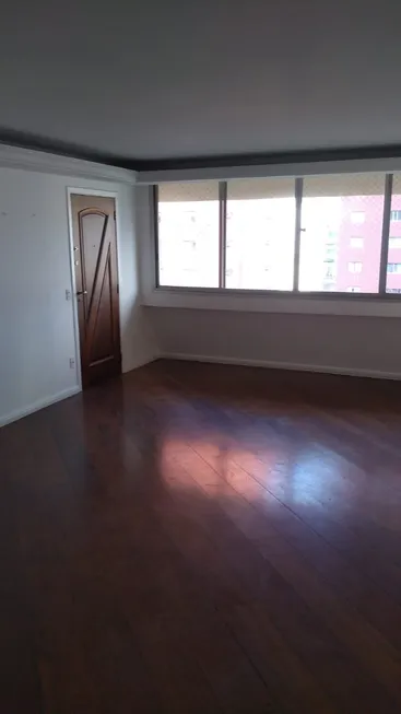 Foto 1 de Apartamento com 3 Quartos à venda, 130m² em Itaim Bibi, São Paulo