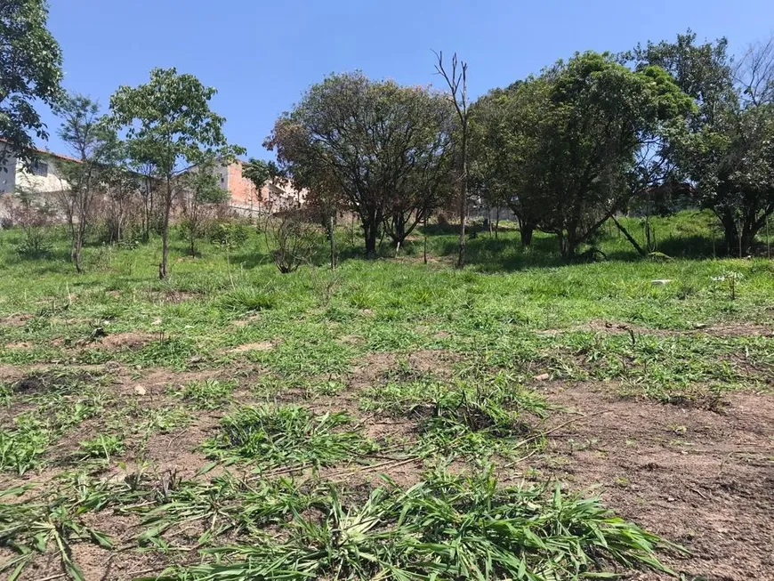 Foto 1 de Lote/Terreno à venda, 1800m² em Kennedy, Contagem