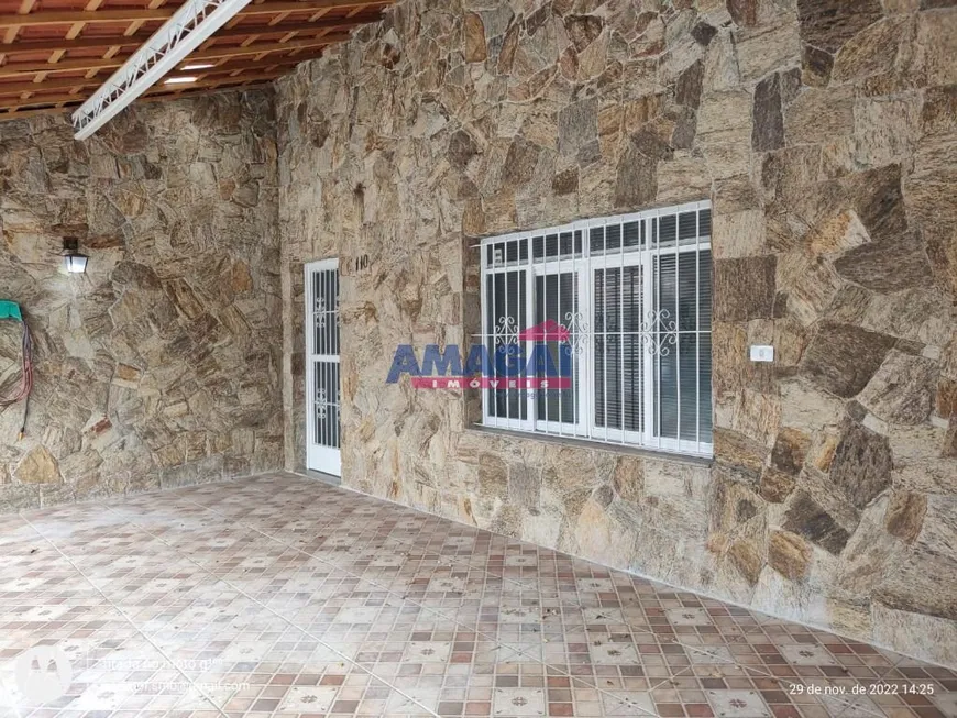 Foto 1 de Casa com 2 Quartos à venda, 175m² em Vila Martinez, Jacareí