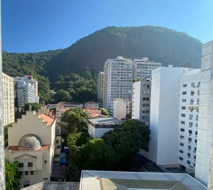 Foto 1 de Apartamento com 3 Quartos à venda, 200m² em Copacabana, Rio de Janeiro