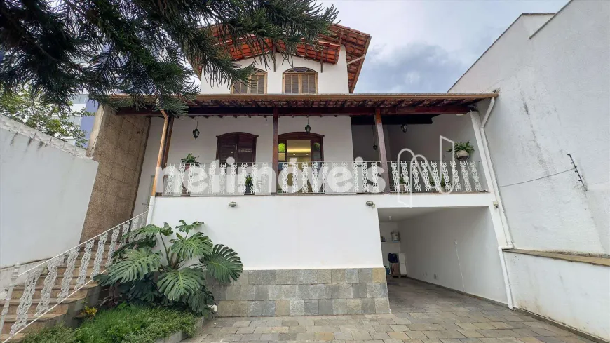 Foto 1 de Casa com 4 Quartos à venda, 195m² em Caiçara Adeláide, Belo Horizonte