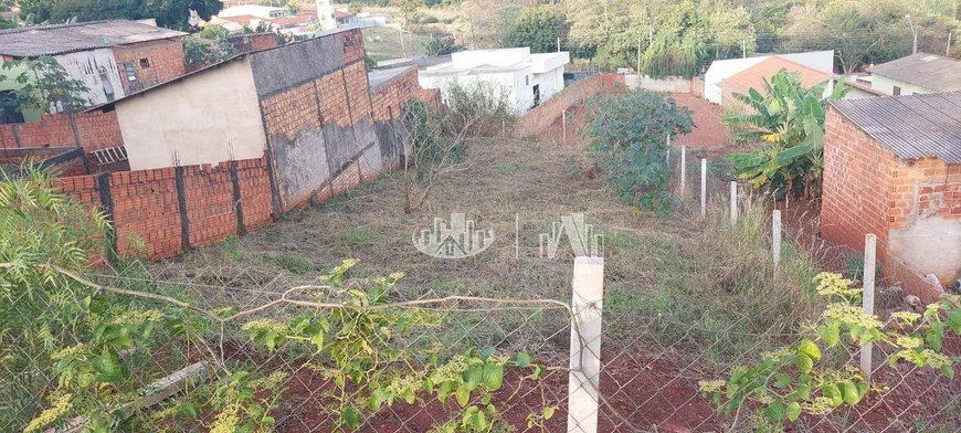 Foto 1 de Lote/Terreno à venda, 350m² em Jardim Maria Celina, Londrina