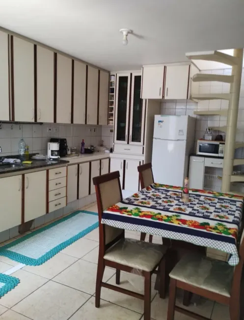 Foto 1 de Casa com 3 Quartos à venda, 200m² em Jardim Alpino, São Paulo