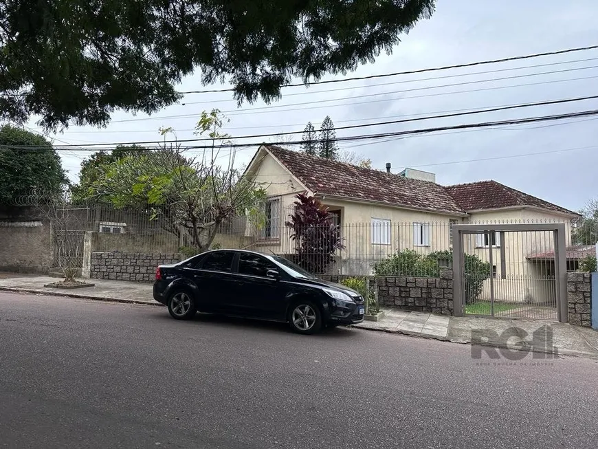 Foto 1 de Lote/Terreno à venda, 1599m² em Teresópolis, Porto Alegre