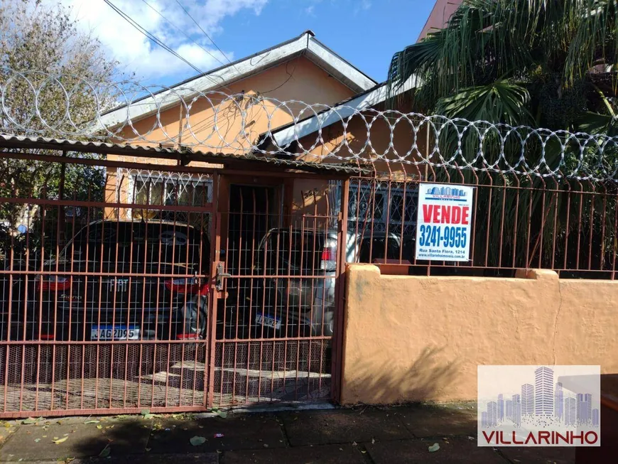 Foto 1 de Casa com 2 Quartos à venda, 150m² em Cavalhada, Porto Alegre