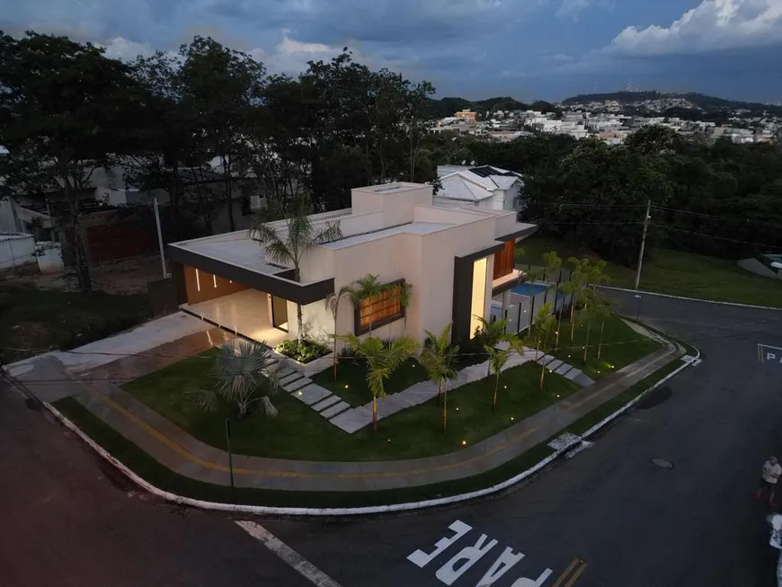 Foto 1 de Casa de Condomínio com 4 Quartos à venda, 290m² em Condomínio do Lago, Goiânia