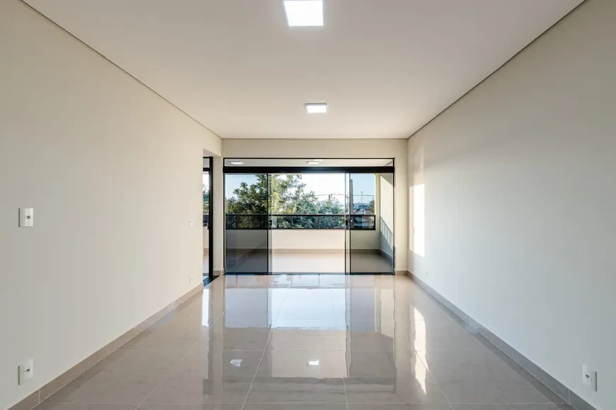 Foto 1 de Apartamento com 3 Quartos à venda, 111m² em Jardim Botânico, Uberlândia