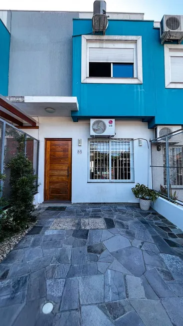 Foto 1 de Sobrado com 2 Quartos à venda, 82m² em Espiríto Santo, Porto Alegre