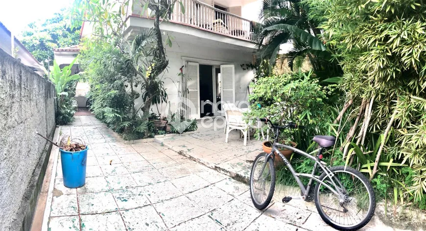 Foto 1 de Casa com 6 Quartos à venda, 296m² em Jardim Botânico, Rio de Janeiro