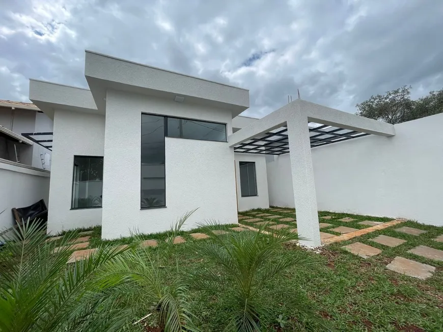 Foto 1 de Casa com 3 Quartos à venda, 97m² em Jardim Imperial, Lagoa Santa