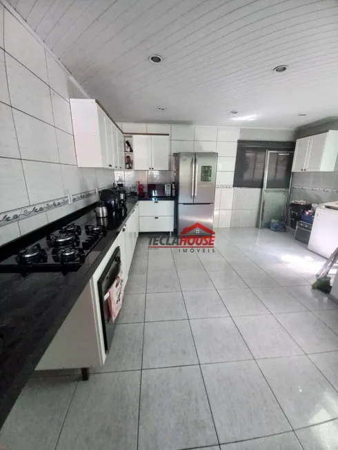 Foto 1 de Sobrado com 4 Quartos à venda, 230m² em Jardim Marilena, Guarulhos