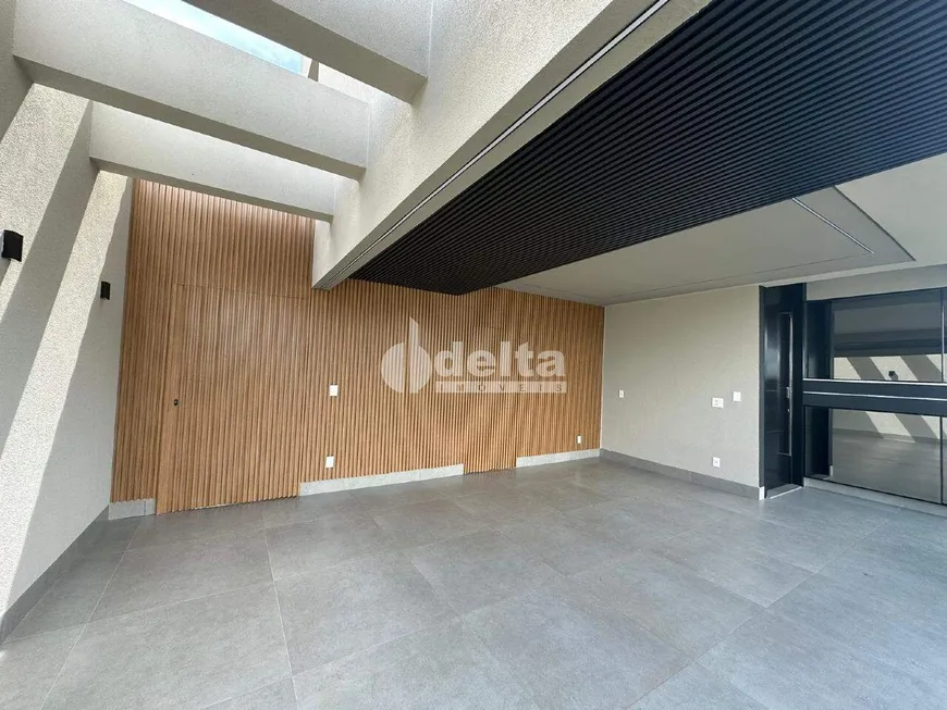 Foto 1 de Casa de Condomínio com 5 Quartos à venda, 254m² em Nova Uberlandia, Uberlândia
