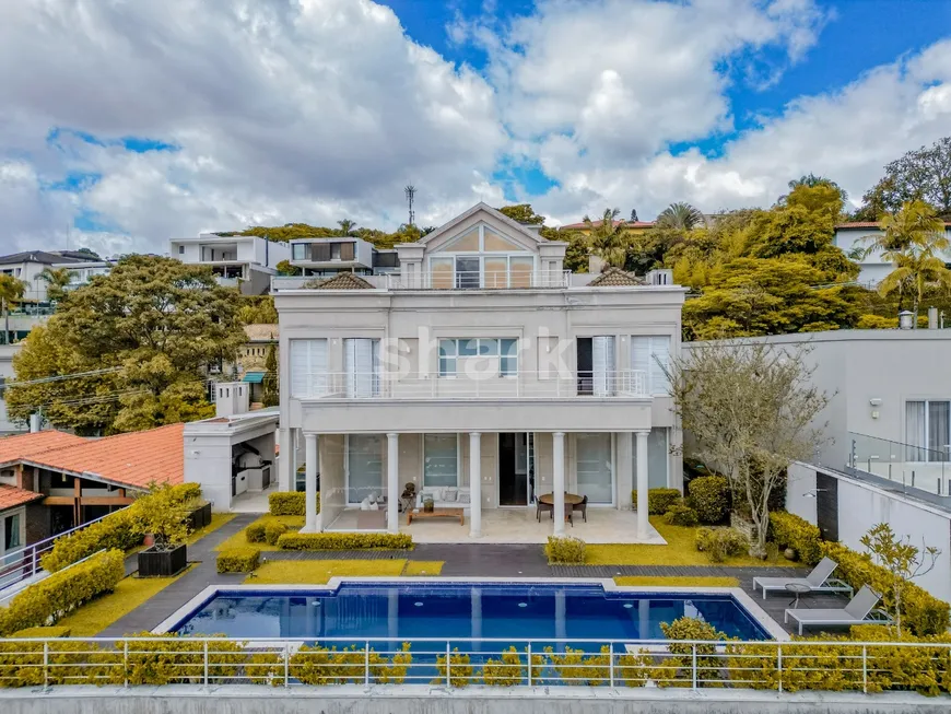 Foto 1 de Casa com 4 Quartos à venda, 949m² em Jardim Guedala, São Paulo