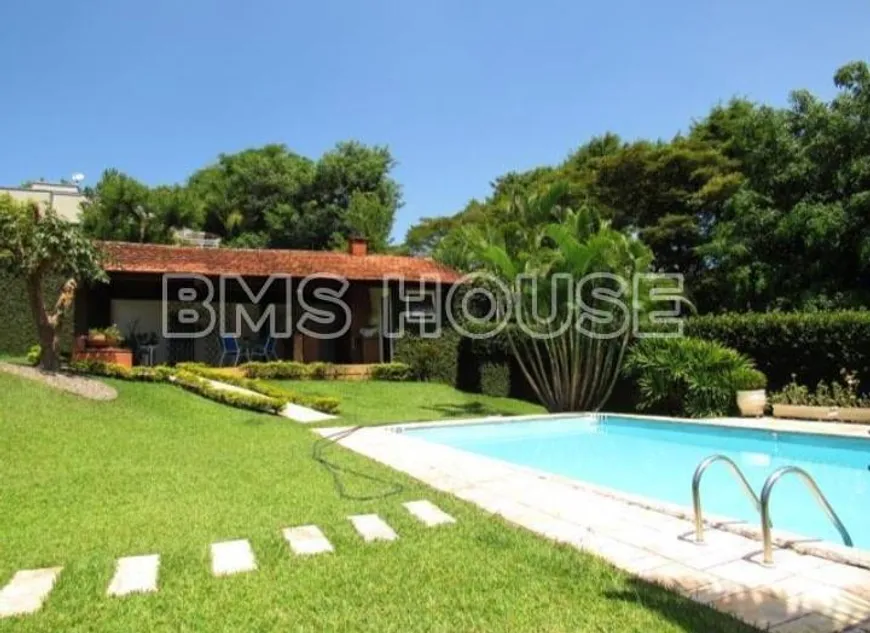 Foto 1 de Casa com 3 Quartos à venda, 370m² em Granja Viana, Cotia