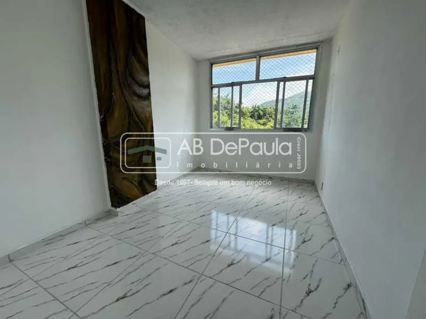 Foto 1 de Apartamento com 2 Quartos à venda, 56m² em Taquara, Rio de Janeiro