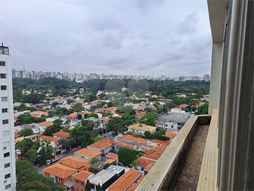Foto 1 de Apartamento com 3 Quartos à venda, 202m² em Vila Nova Conceição, São Paulo