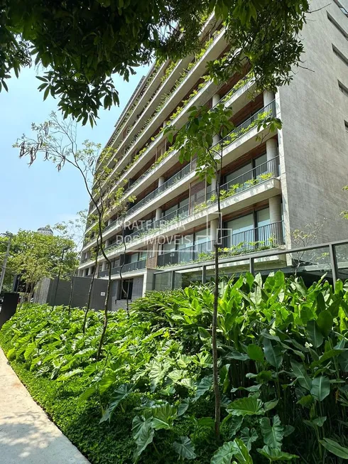 Foto 1 de Apartamento com 3 Quartos para venda ou aluguel, 252m² em Cidade Jardim, São Paulo