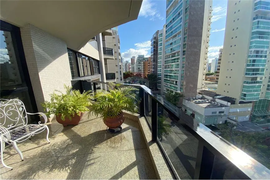 Foto 1 de Apartamento com 4 Quartos à venda, 225m² em Praia do Canto, Vitória