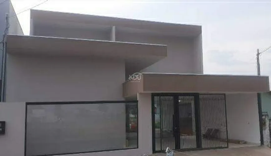 Foto 1 de Casa com 2 Quartos à venda, 204m² em Centro, Paranatinga