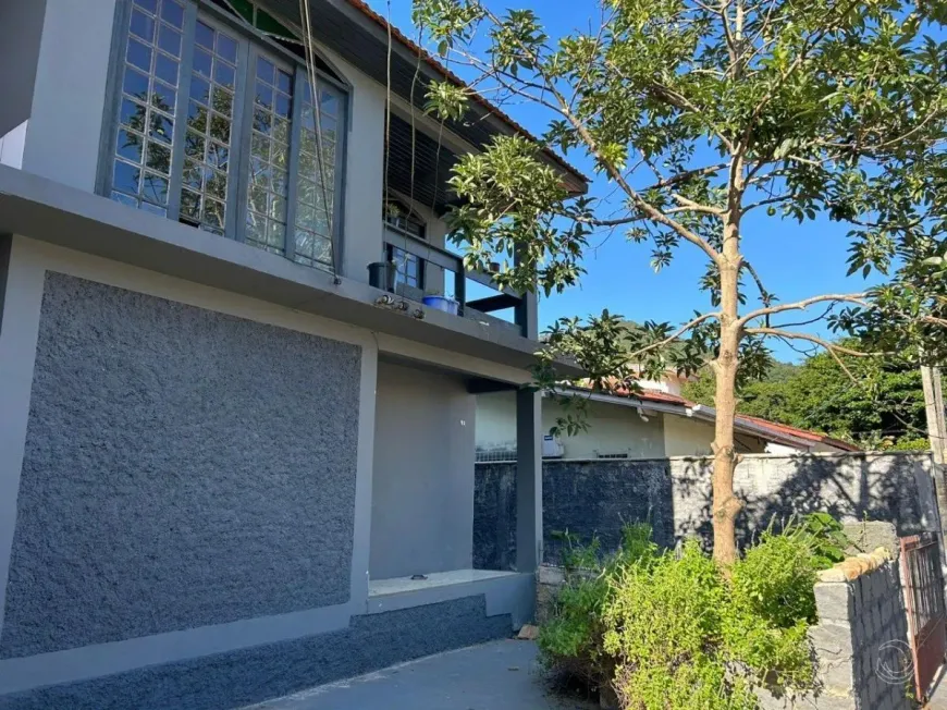 Foto 1 de Casa com 7 Quartos à venda, 212m² em Monte Verde, Florianópolis