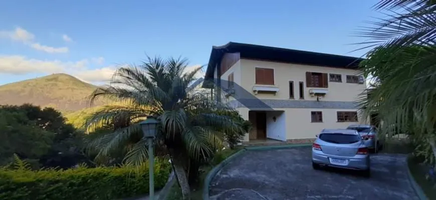 Foto 1 de Casa com 3 Quartos à venda, 200m² em Correas, Petrópolis