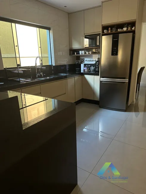 Foto 1 de Casa com 2 Quartos à venda, 190m² em Alves Dias, São Bernardo do Campo