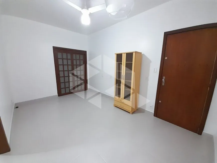 Foto 1 de Apartamento com 1 Quarto para alugar, 57m² em São João, Porto Alegre