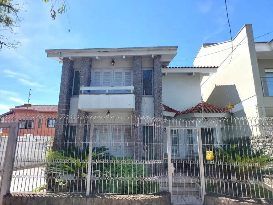 Foto 1 de Casa com 4 Quartos à venda, 400m² em Cinquentenário, Caxias do Sul