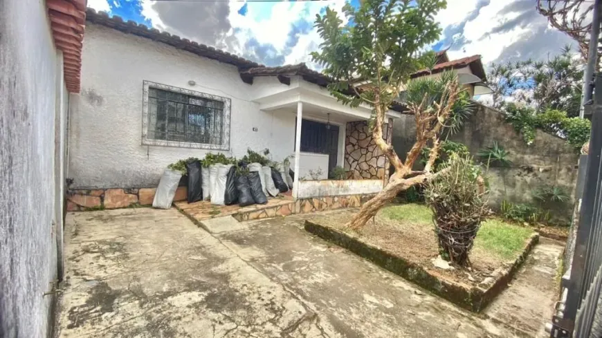 Foto 1 de Casa com 2 Quartos à venda, 162m² em Caiçaras, Belo Horizonte