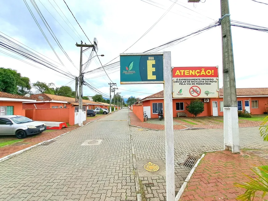 Foto 1 de Casa de Condomínio com 2 Quartos à venda, 45m² em Santa Cruz da Serra, Duque de Caxias