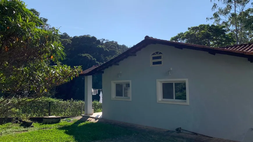 Foto 1 de Fazenda/Sítio com 3 Quartos à venda, 240m² em Portal da Serra, Santana de Parnaíba