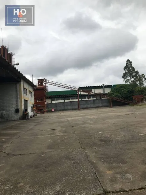 Foto 1 de Galpão/Depósito/Armazém para venda ou aluguel, 550m² em Cidade Industrial, Curitiba