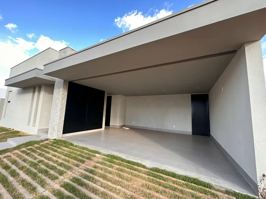 Foto 1 de Casa de Condomínio com 3 Quartos à venda, 240m² em Jardim Inconfidência, Uberlândia