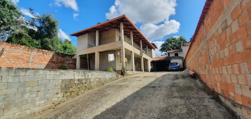 Foto 1 de Casa com 4 Quartos à venda, 450m² em Fernão Dias, Esmeraldas