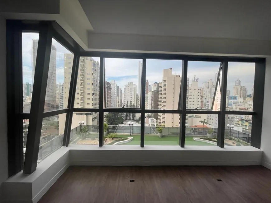 Foto 1 de Sala Comercial à venda, 44m² em Pioneiros, Balneário Camboriú