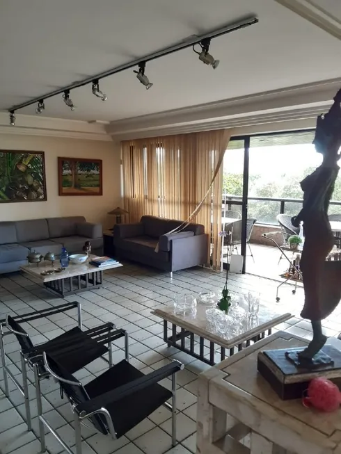 Foto 1 de Apartamento com 4 Quartos à venda, 350m² em Madalena, Recife