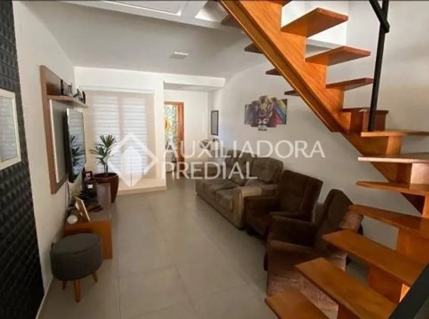 Foto 1 de Casa com 2 Quartos à venda, 97m² em Hípica, Porto Alegre