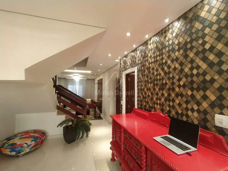 Foto 1 de Casa com 4 Quartos à venda, 270m² em São Lucas, Belo Horizonte