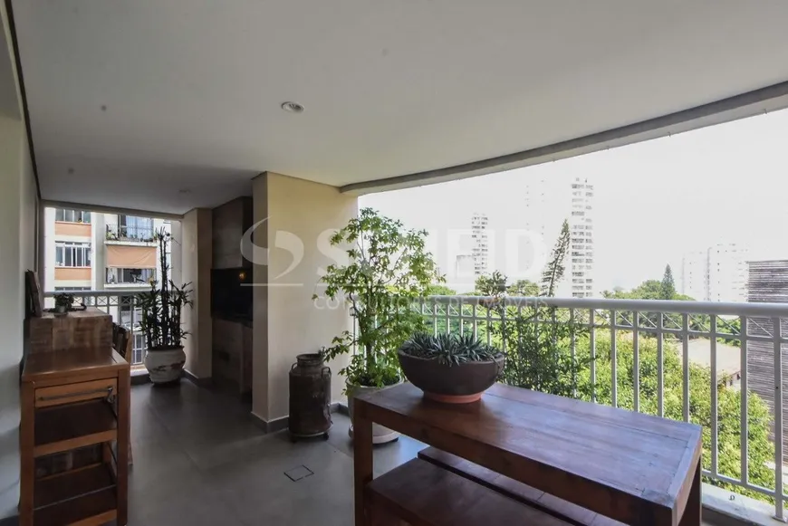 Foto 1 de Apartamento com 4 Quartos à venda, 246m² em Jardim Marajoara, São Paulo