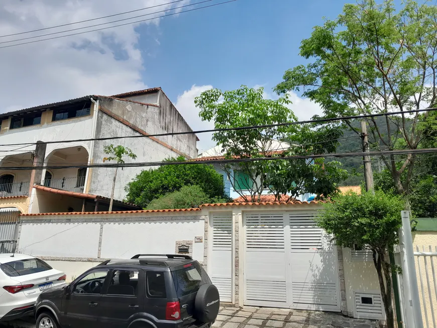 Foto 1 de Casa de Condomínio com 3 Quartos à venda, 280m² em  Vila Valqueire, Rio de Janeiro