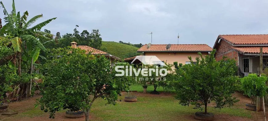 Foto 1 de Fazenda/Sítio com 2 Quartos à venda, 135m² em , Jambeiro