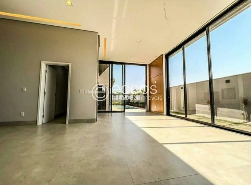 Foto 1 de Casa de Condomínio com 3 Quartos à venda, 228m² em Granja Marileusa , Uberlândia